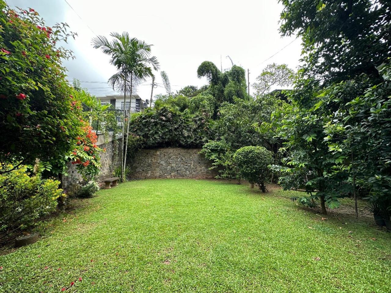 Rockydale Home Stay Канди Экстерьер фото